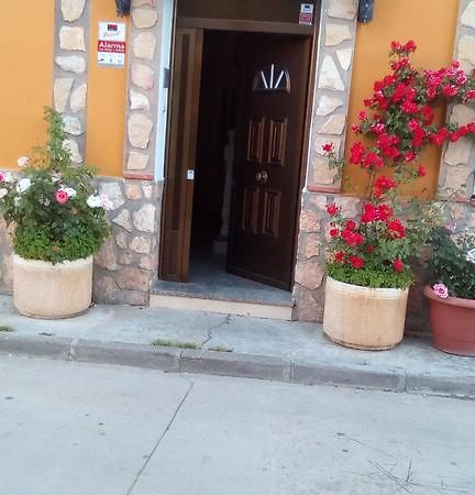 Hostal Cañamares Exteriör bild