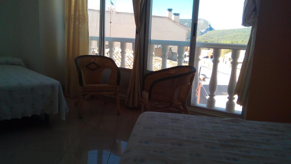 Hostal Cañamares Exteriör bild